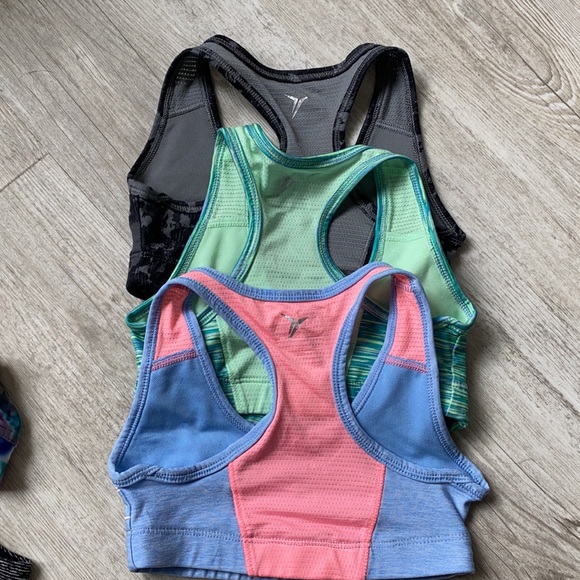 Five girls sports bras size 6 and 6/7 - Picture 5 of 5